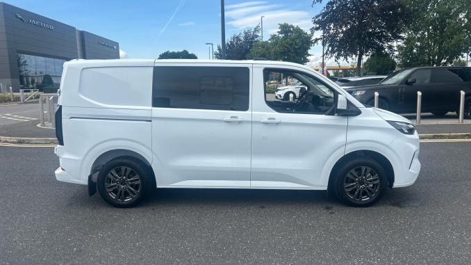 Ford Transit Custom 320 L1 Diesel Fwd 2.0 EcoBlue 136ps H1 Double Cab Van Limited - Image 9